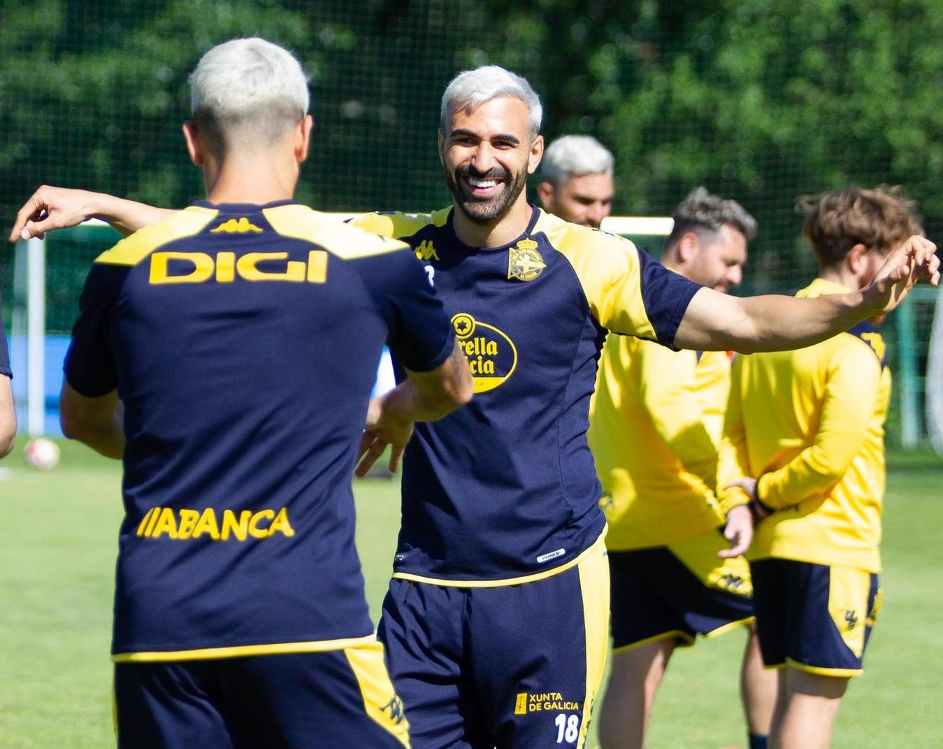 Balenciaga no seguirá en el Deportivo aunque tenía otro año de contrato, mientras que Millene renueva por una temporada Balenciaga no seguirá en el Deportivo aunque tenía otro año de contrato, mientras que Millene renueva por una temporada