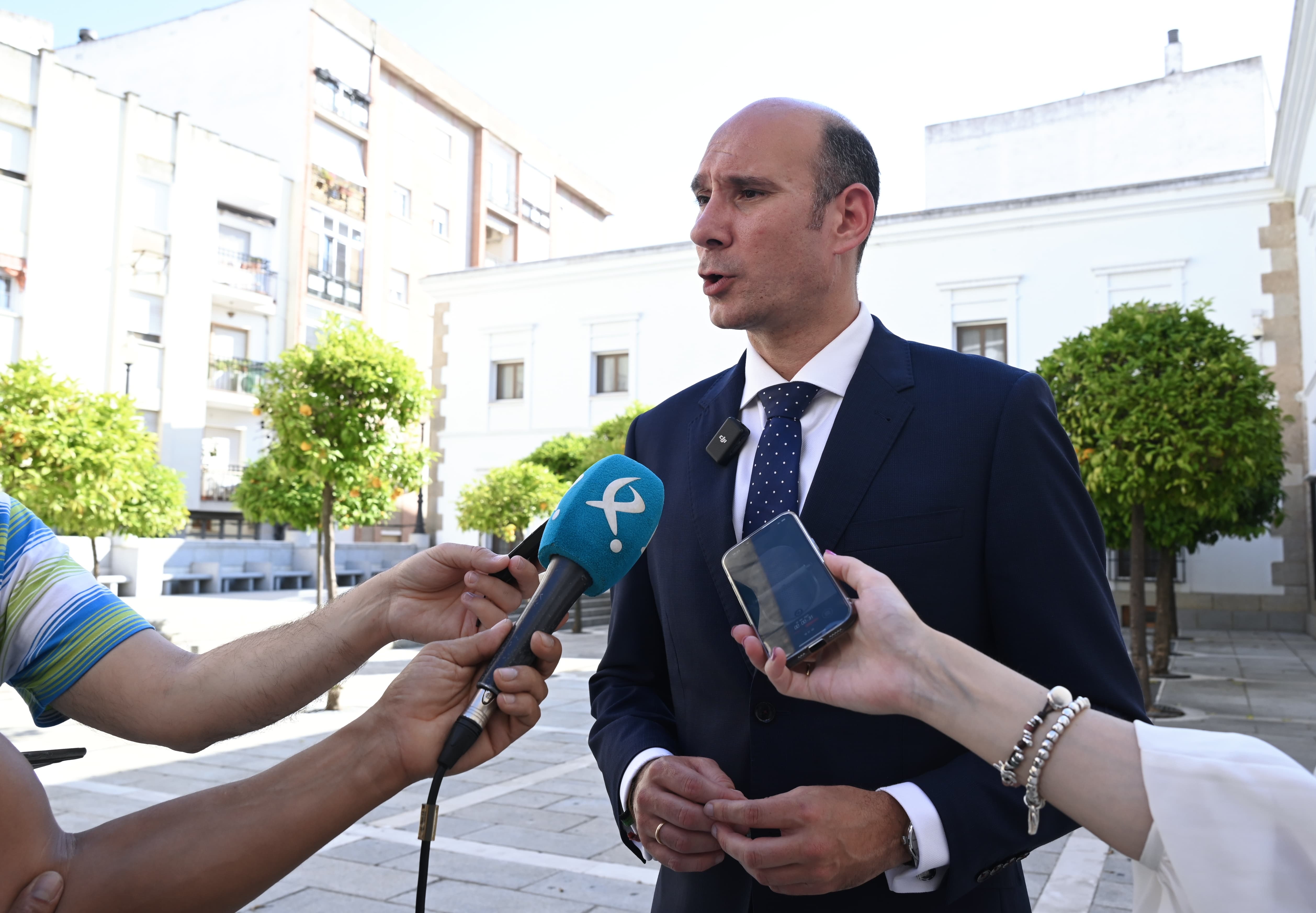 El PP extremeño acusa a los diputados extremeños del PSOE de fallar a la región, el PSOE cree que el recurso de la Junta sólo dividirá El PP extremeño acusa a los diputados extremeños del PSOE de fallar a la región, el PSOE cree que el recurso de la Junta sólo dividirá