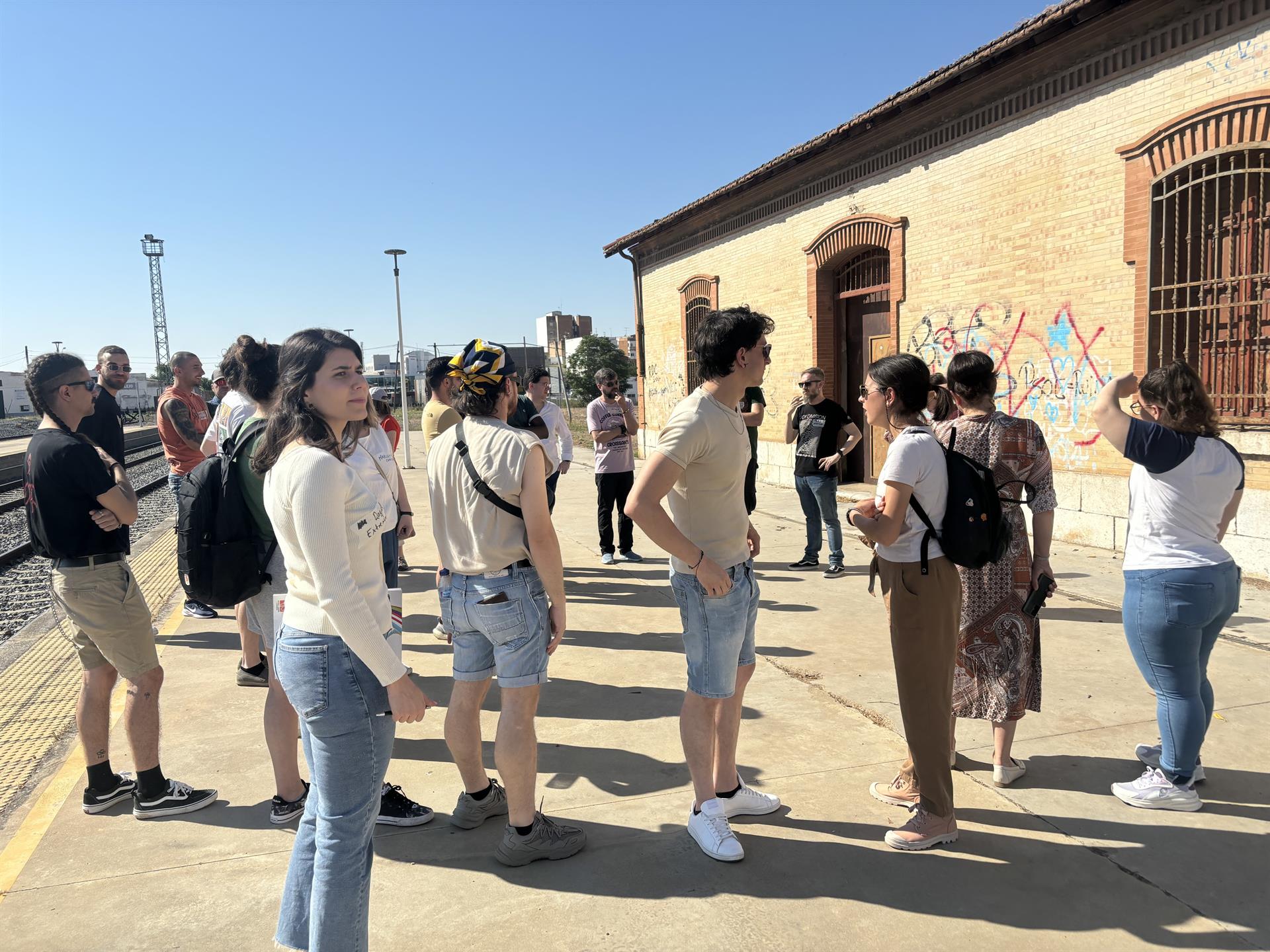 Jóvenes de Bulgaria, Grecia, Italia y España se reúnen en Almendralejo para hablar de su papel en el mundo rural Jóvenes de Bulgaria, Grecia, Italia y España se reúnen en Almendralejo para hablar de su papel en el mundo rural