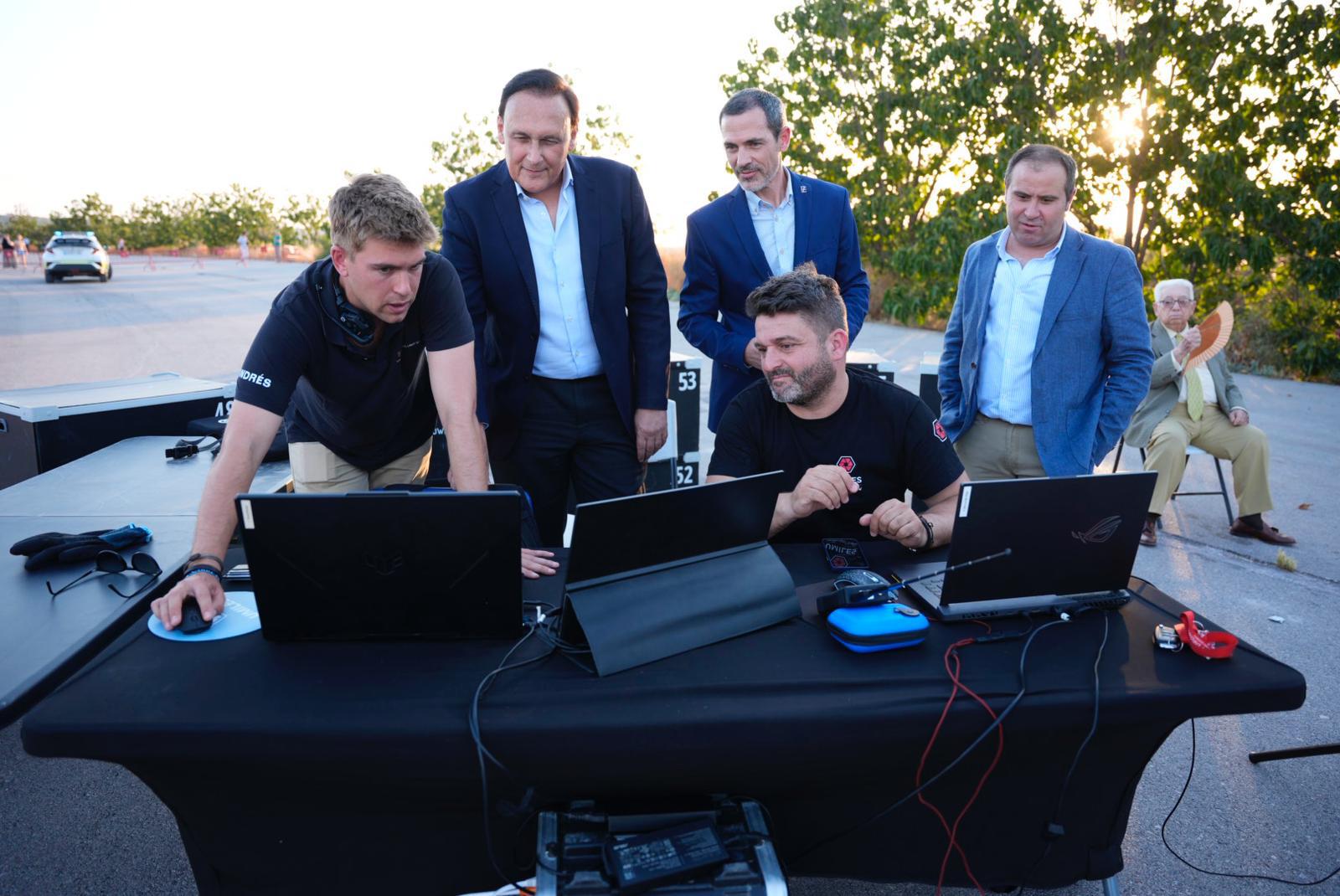 Villamandos destaca el liderazgo de Andalucía en tecnología de drones Villamandos destaca el liderazgo de Andalucía en tecnología de drones