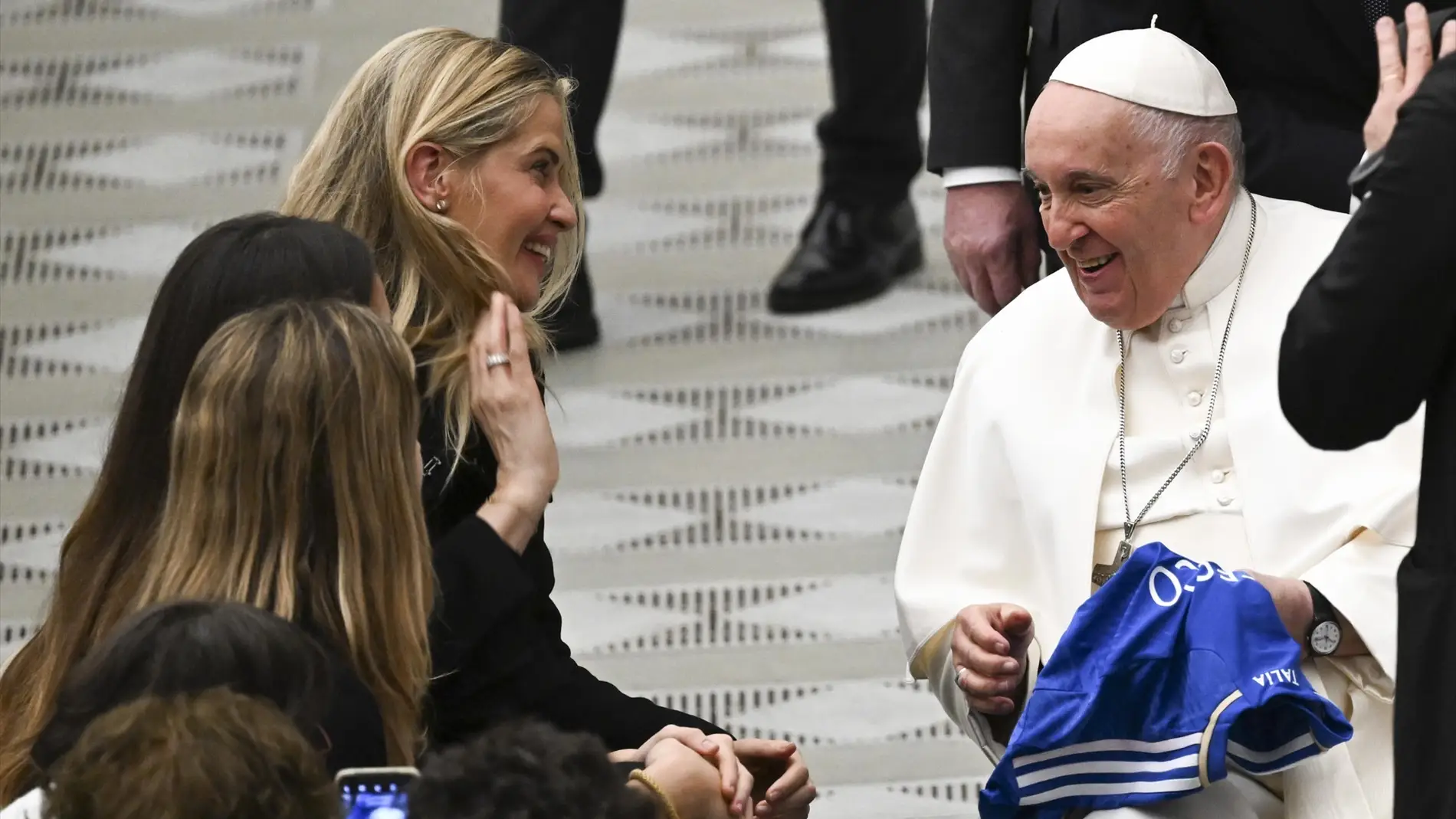 El Papa dice que “los cotilleos son cosa de mujeres”