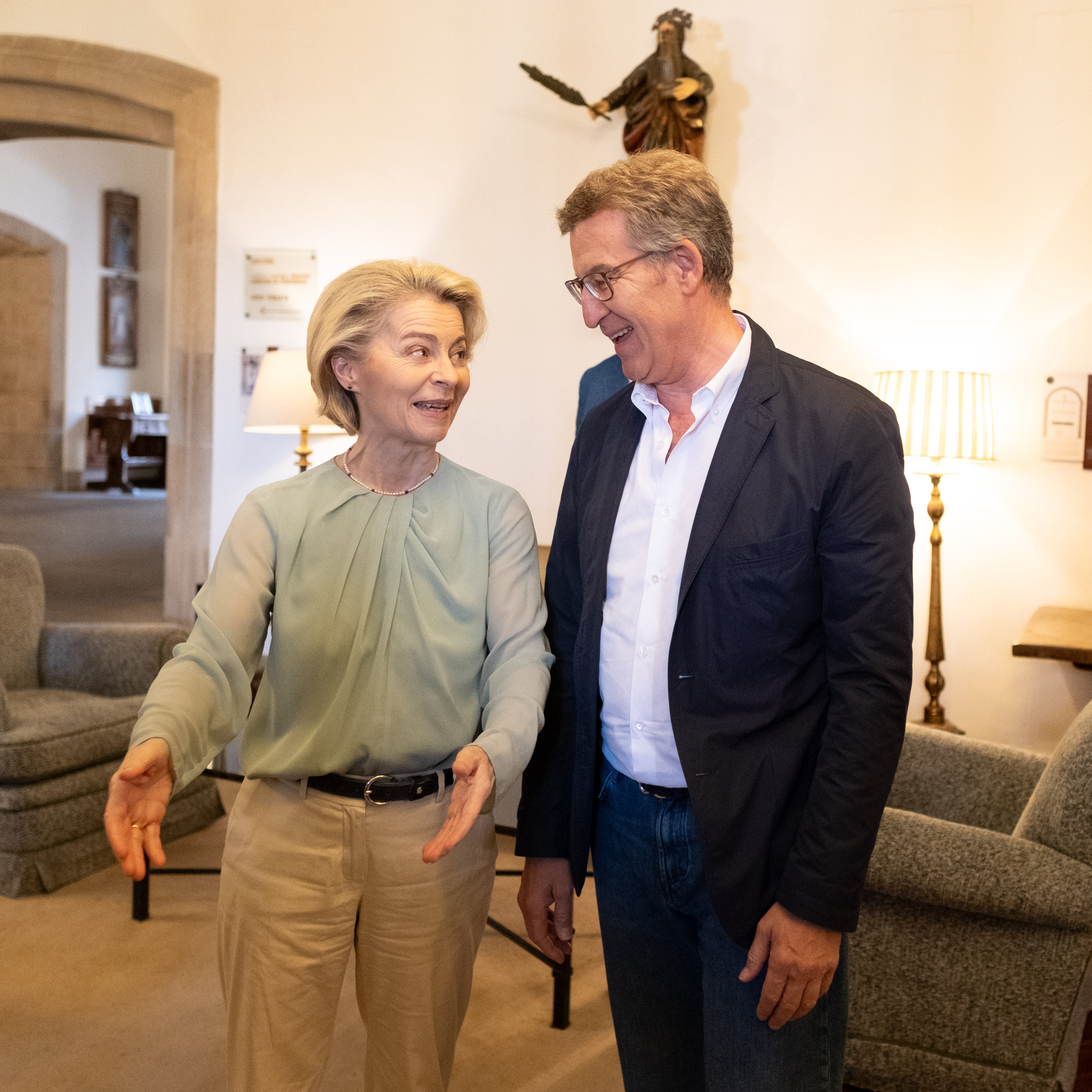 Feijóo denuncia ante Von der Leyen la "estafa" de la amnistía por "la ambición" de Sánchez Feijóo denuncia ante Von der Leyen la "estafa" de la amnistía por "la ambición" de Sánchez