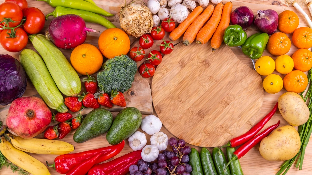 Seis ideas de recetas ricas y nutritivas para disfrutar las cenas en primavera, según una nutricionista
