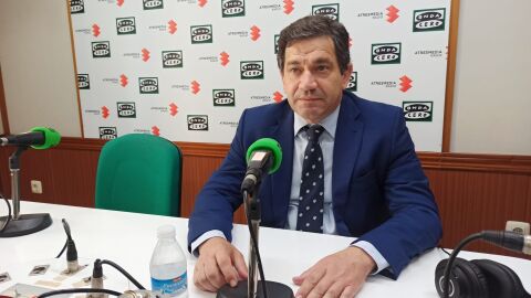 Miguel Ángel Valverde en los estudios de Onda Cero Ciudad Real