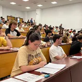Exámenes de Selectividad 2024 en una universidad. Exámenes de Selectividad 2024 en una universidad.