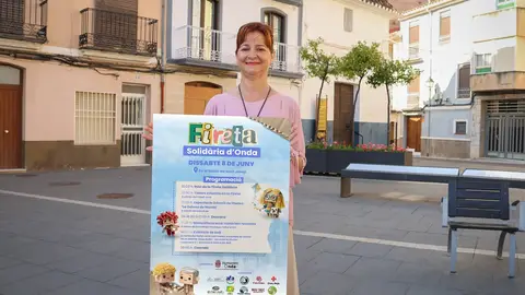 La concejala Maribel Raigada, ha presentado el cartel de la fireta. La concejala Maribel Raigada, ha presentado el cartel de la fireta.