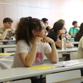 Alumnos haciendo el examen de Selectividad Alumnos haciendo el examen de Selectividad