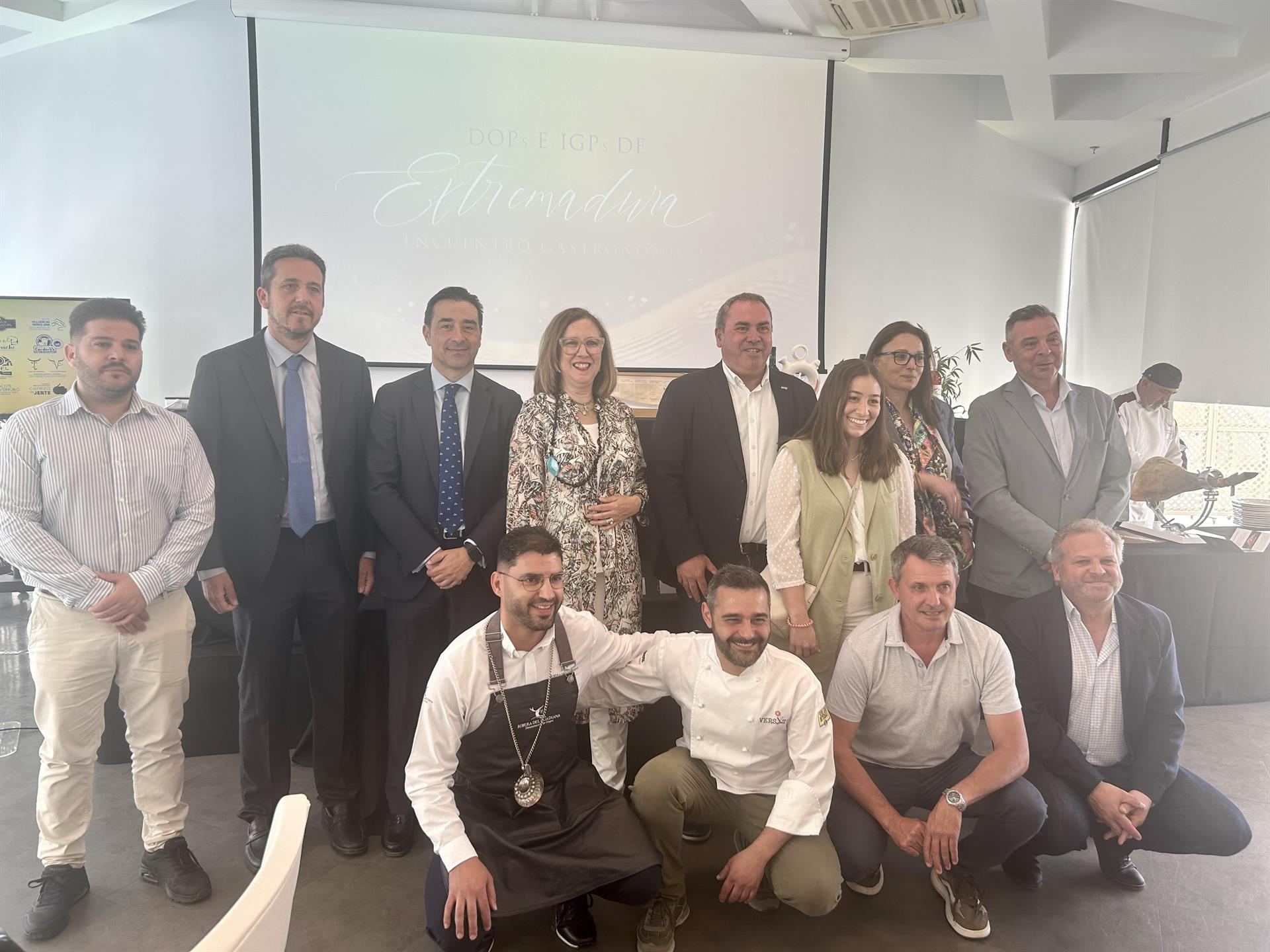 Mercedes Morán remarca la calidad gastronómica de Extremadura en un evento en Sevilla de promoción de las DOP e IGP Mercedes Morán remarca la calidad gastronómica de Extremadura en un evento en Sevilla de promoción de las DOP e IGP