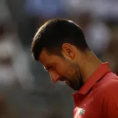 Djokovic se retira de Roland Garros por su lesión en la rodilla Djokovic se retira de Roland Garros por su lesión en la rodilla