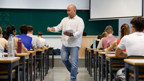 M&aacute;s de 24.200 estudiantes (un 59 % mujeres y un 41 % hombres) se presentan a las Pruebas de Acceso a la Universidad en la Comunitat Valenciana, que se celebran desde este martes y hasta el jueves, lo que supone un incremento del 5,62 % respecto a 2023. 