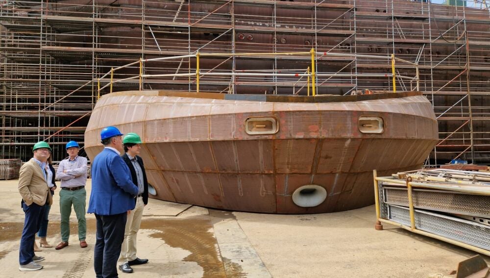 Borja Sánchez visitando instalaciones de Astilleros Gondán.