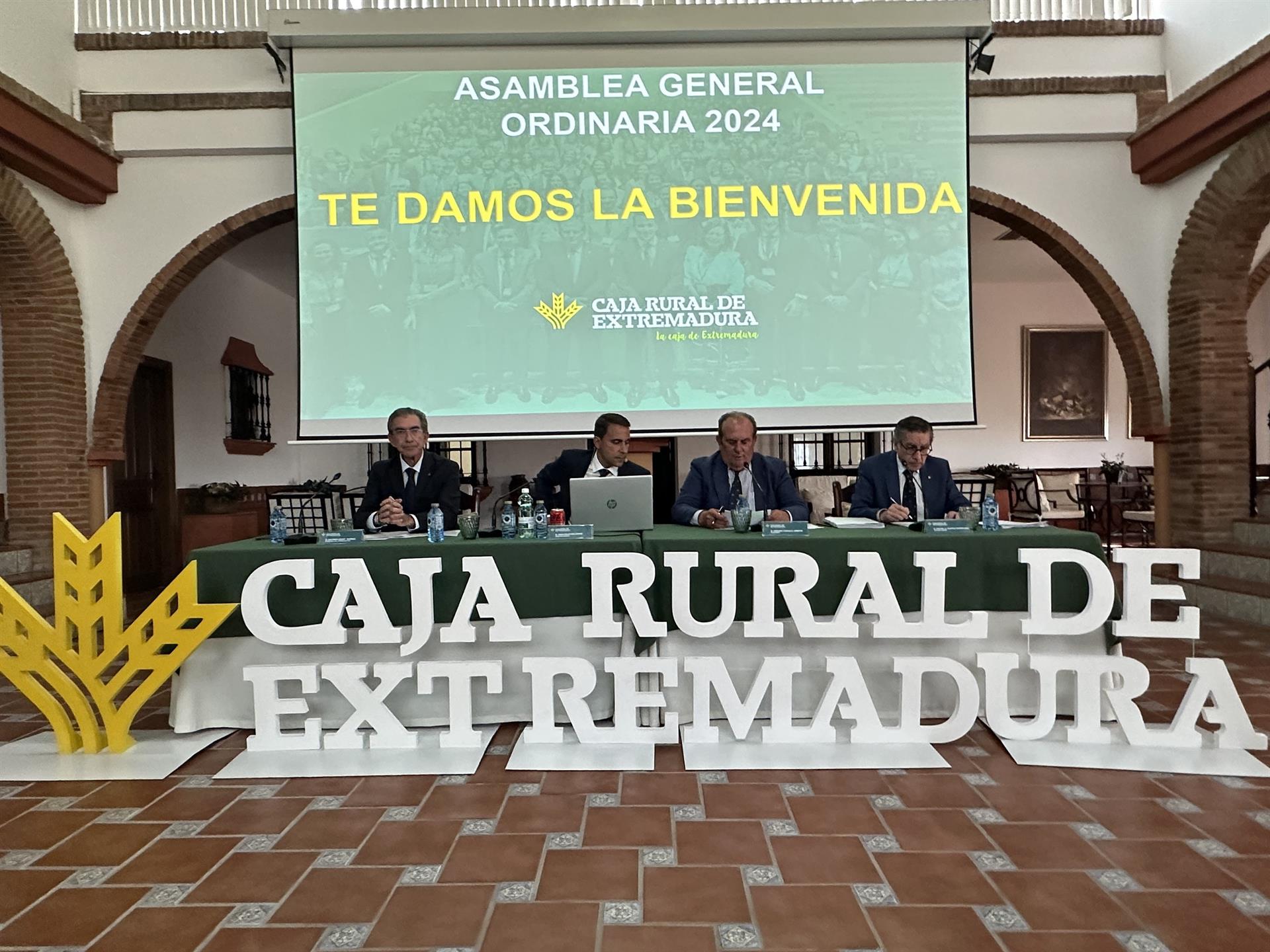 Caja Rural de Extremadura alcanzó un beneficio neto de 17 millones de euros en 2023, un 21,5% más que el año anterior Caja Rural de Extremadura alcanzó un beneficio neto de 17 millones de euros en 2023, un 21,5% más que el año anterior