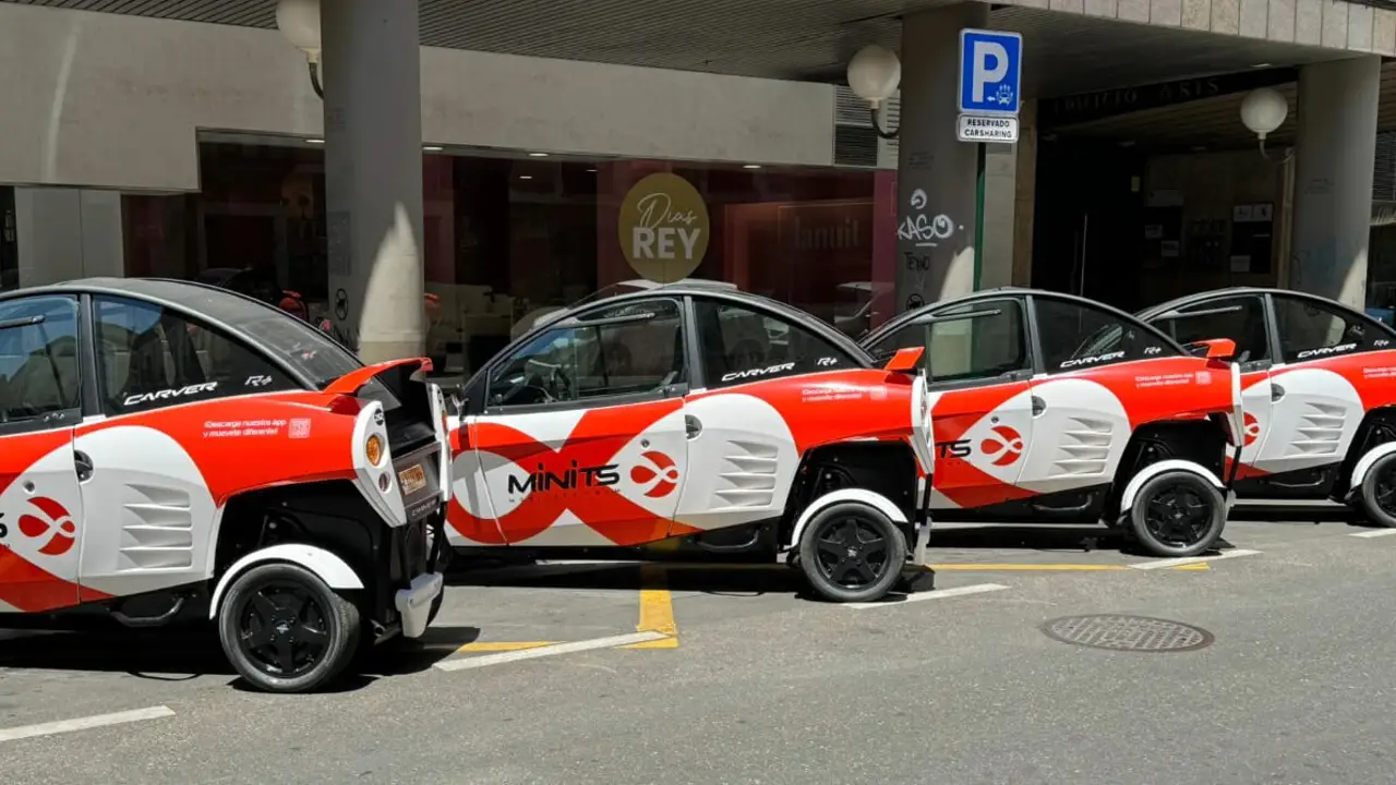 Las zonas de estacionamiento están señalizadas como Carsharing Las zonas de estacionamiento están señalizadas como Carsharing