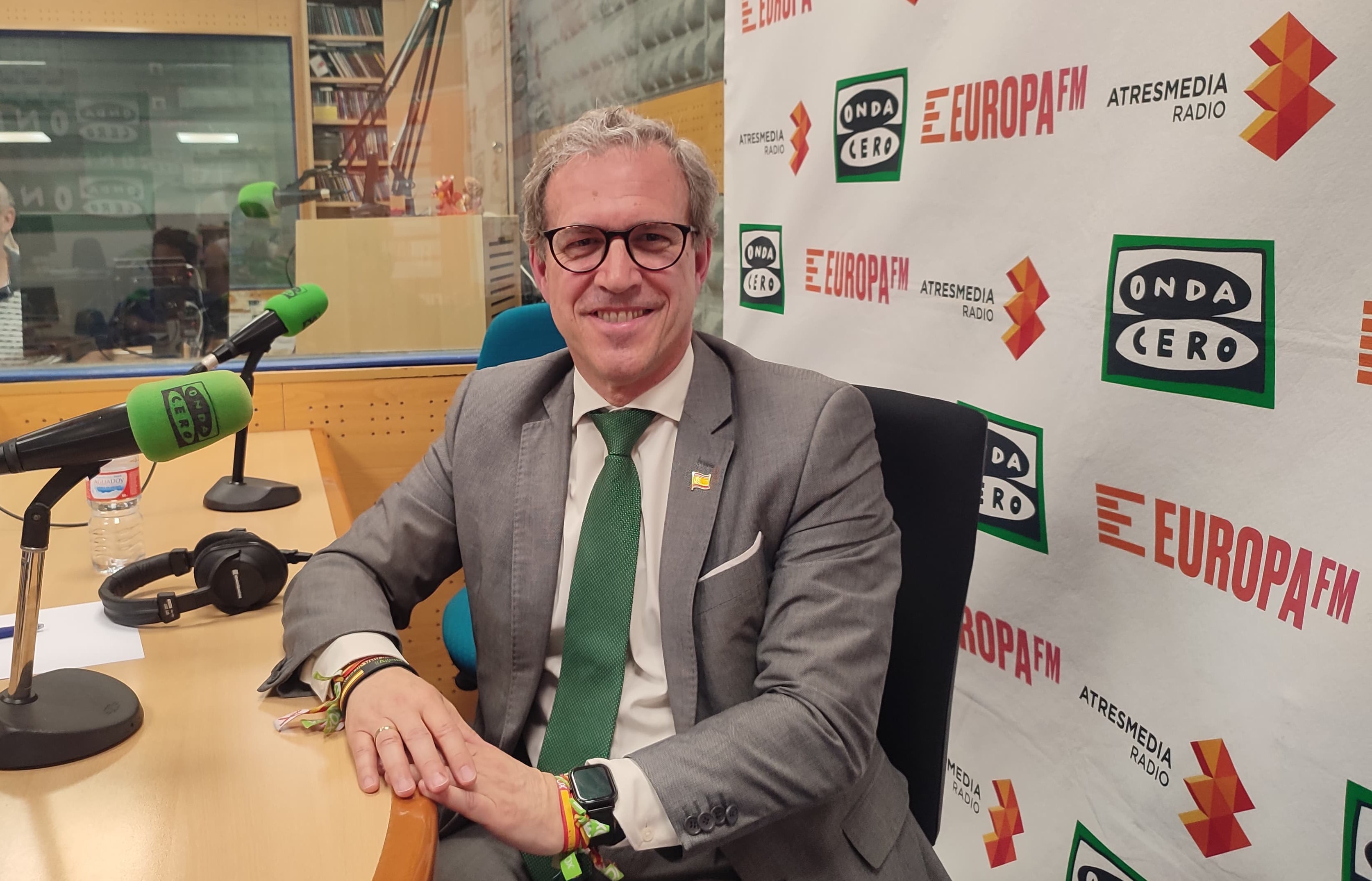 Con Roberto Mayado desde las 14:30 hasta las 15:00 Con Roberto Mayado desde las 14:30 hasta las 15:00