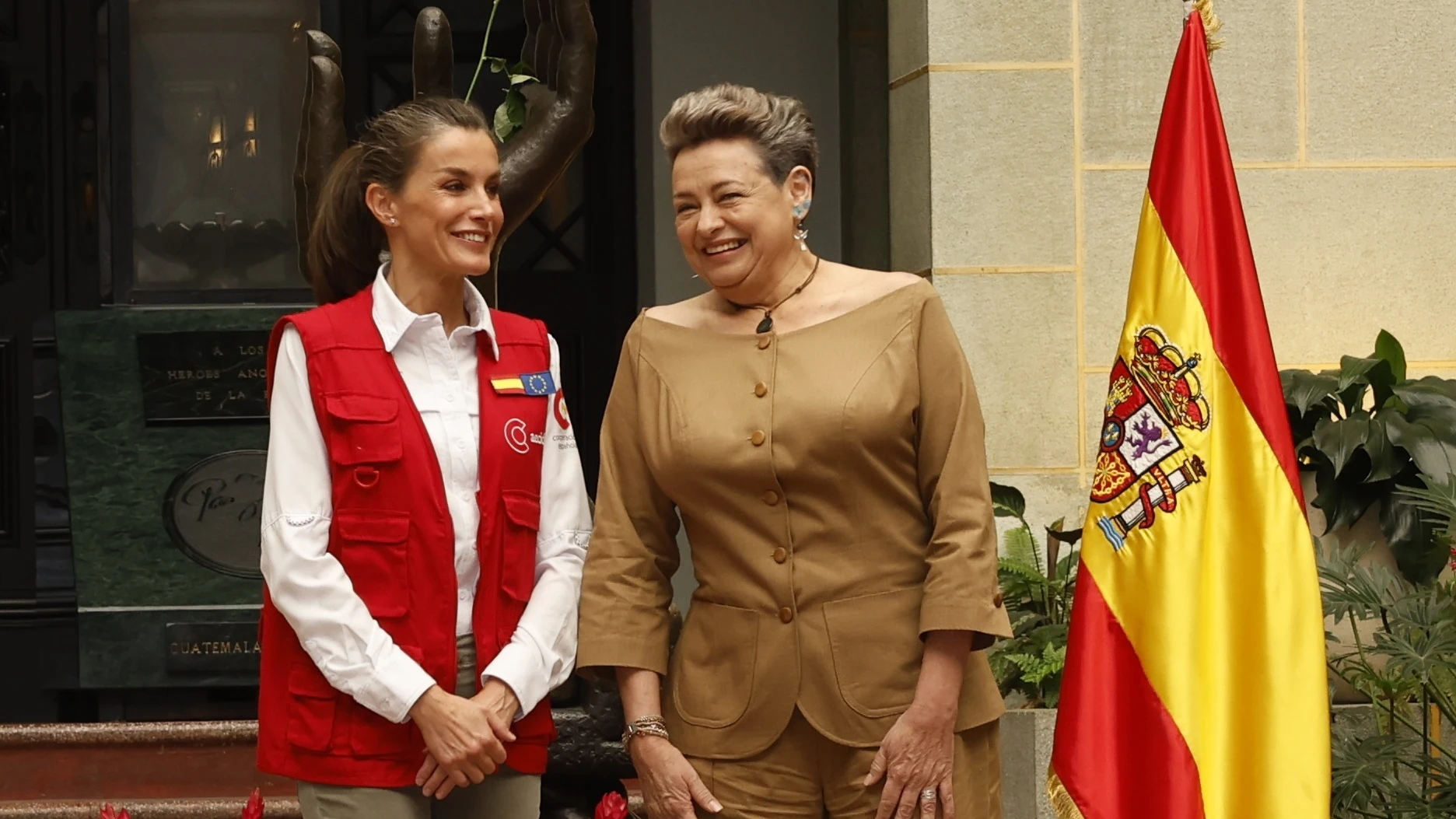 La Reina Letizia y la primera dama de Guatemala, Lucrecia Peinado, durante su encuentro en el Palacion Nacional de la Cultura, en Ciudad de Guatemala La Reina Letizia y la primera dama de Guatemala, Lucrecia Peinado, durante su encuentro en el Palacion Nacional de la Cultura, en Ciudad de Guatemala