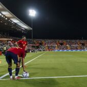 España goleó por 5 a 0 a Andorra en Badajoz.