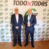 El presidente del sector nacional AGE en CSIF, Carlos Martínez, y el responsable del sector autonómico, Juan Carlos González