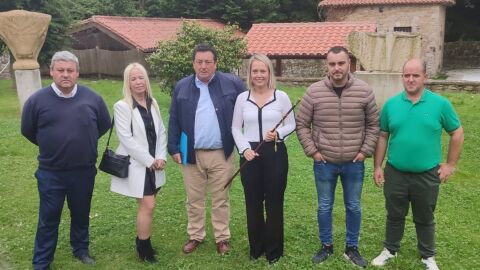 Nuevo equipo de Gobierno de Santillana del Mar, con Sara Izquierdo (PRC) como alcaldesa tras la moci&oacute;n de censura 