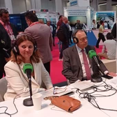 El delegat de l'estat al Consorci de la Zona Franca Barcelona Pere Navarro i la directora Blanca Sorigué al SIL2024 El delegat de l'estat al Consorci de la Zona Franca Barcelona Pere Navarro i la directora Blanca Sorigué al SIL2024