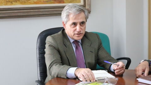 El consejero de Gesti&oacute;n Forestal y Mundo Rural reitera su "firme compromiso" con el regad&iacute;o de Tierra de Barros