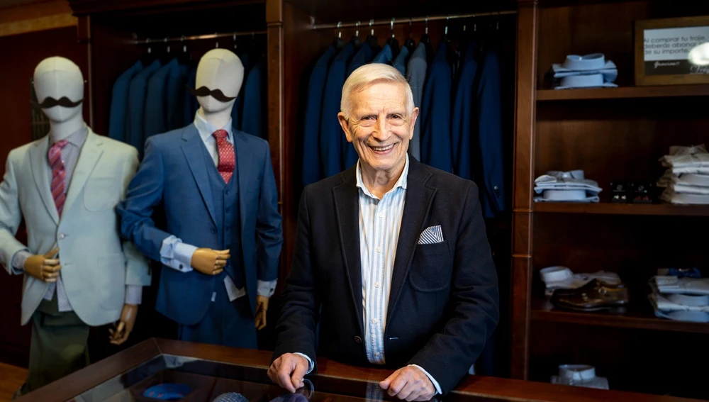 Antonio Bouza, será distinguido por ASCOVE como el comerciante Decano. Antonio Bouza, será distinguido por ASCOVE como el comerciante Decano.