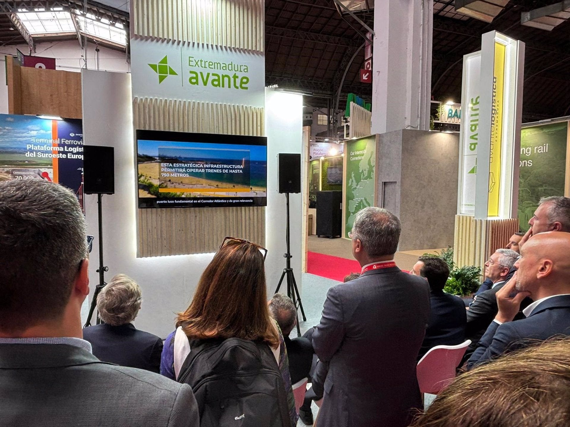 La Junta informa en SIL Barcelona del proyecto de gestión logística para las tres terminales ferroviarias de Extremadura La Junta informa en SIL Barcelona del proyecto de gestión logística para las tres terminales ferroviarias de Extremadura