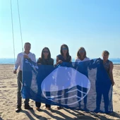 Las Banderas Azules ya ondean en las playas de Burriana Las Banderas Azules ya ondean en las playas de Burriana