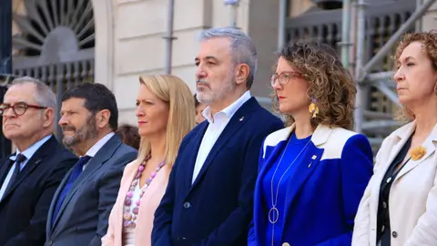 L'alcalde de Barcelona, Jaume Collboni, i la consellera d'Igualtat i Feminismes, Tània Verge, han encapçalat el minut de silenci L'alcalde de Barcelona, Jaume Collboni, i la consellera d'Igualtat i Feminismes, Tània Verge, han encapçalat el minut de silenci