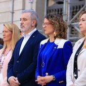 L'alcalde de Barcelona, Jaume Collboni, i la consellera d'Igualtat i Feminismes, Tània Verge, han encapçalat el minut de silenci
