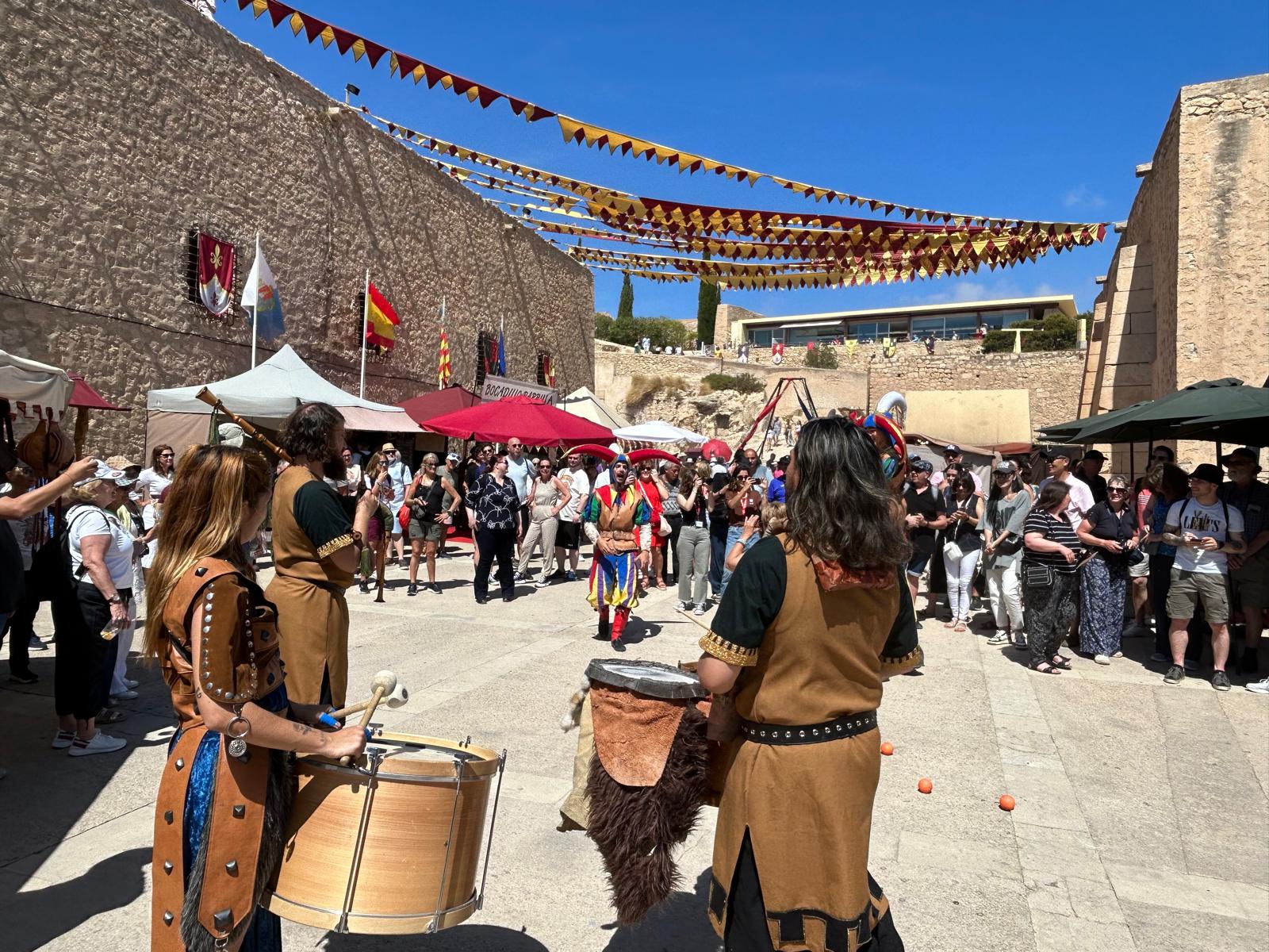 El Castillo de Santa Bárbara de Alicante vuelve a la Edad Media este fin de semana El Castillo de Santa Bárbara de Alicante vuelve a la Edad Media este fin de semana