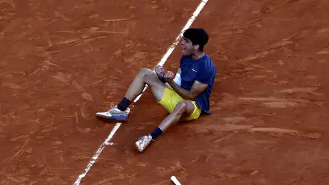 El tenista español Carlos Alcaraz tras ganar su primer Roland Garros El tenista español Carlos Alcaraz tras ganar su primer Roland Garros