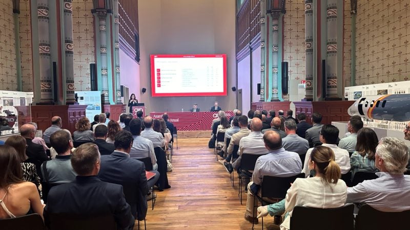 Carlos López-Gómez, consultor de la Universidad de Cambridge: "La industria navarra es internacional" Carlos López-Gómez, consultor de la Universidad de Cambridge: "La industria navarra es internacional"