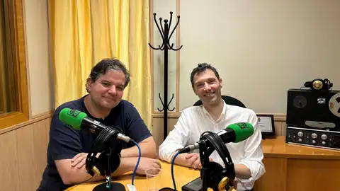Carlos Ortega y Carlos Palma, docentes del IES Luis de Camoens Carlos Ortega y Carlos Palma, docentes del IES Luis de Camoens