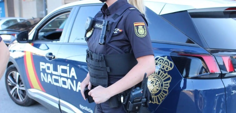 Un detenido por incendiar varios contenedores en León de madrugada Un detenido por incendiar varios contenedores en León de madrugada