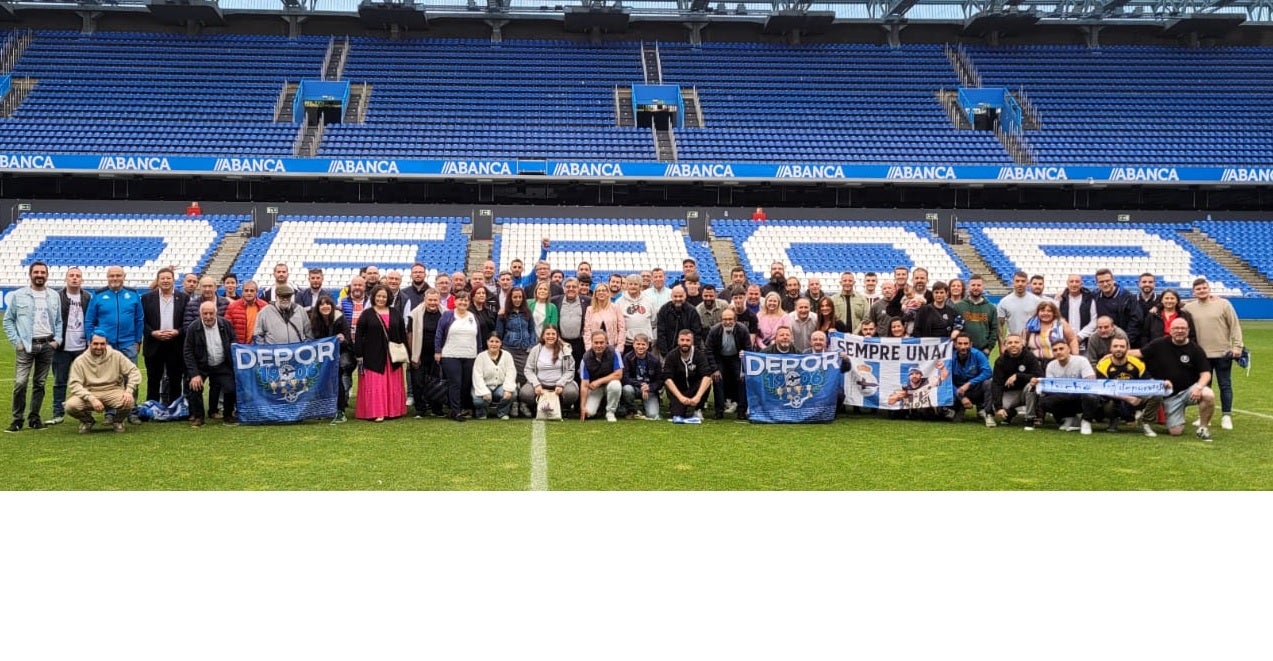 Carlos Carballal: "Si Álvaro García Diéguez deja la presidencia del Deportivo, será una pérdida grande para la Federación de Peñas" Carlos Carballal: "Si Álvaro García Diéguez deja la presidencia del Deportivo, será una pérdida grande para la Federación de Peñas"