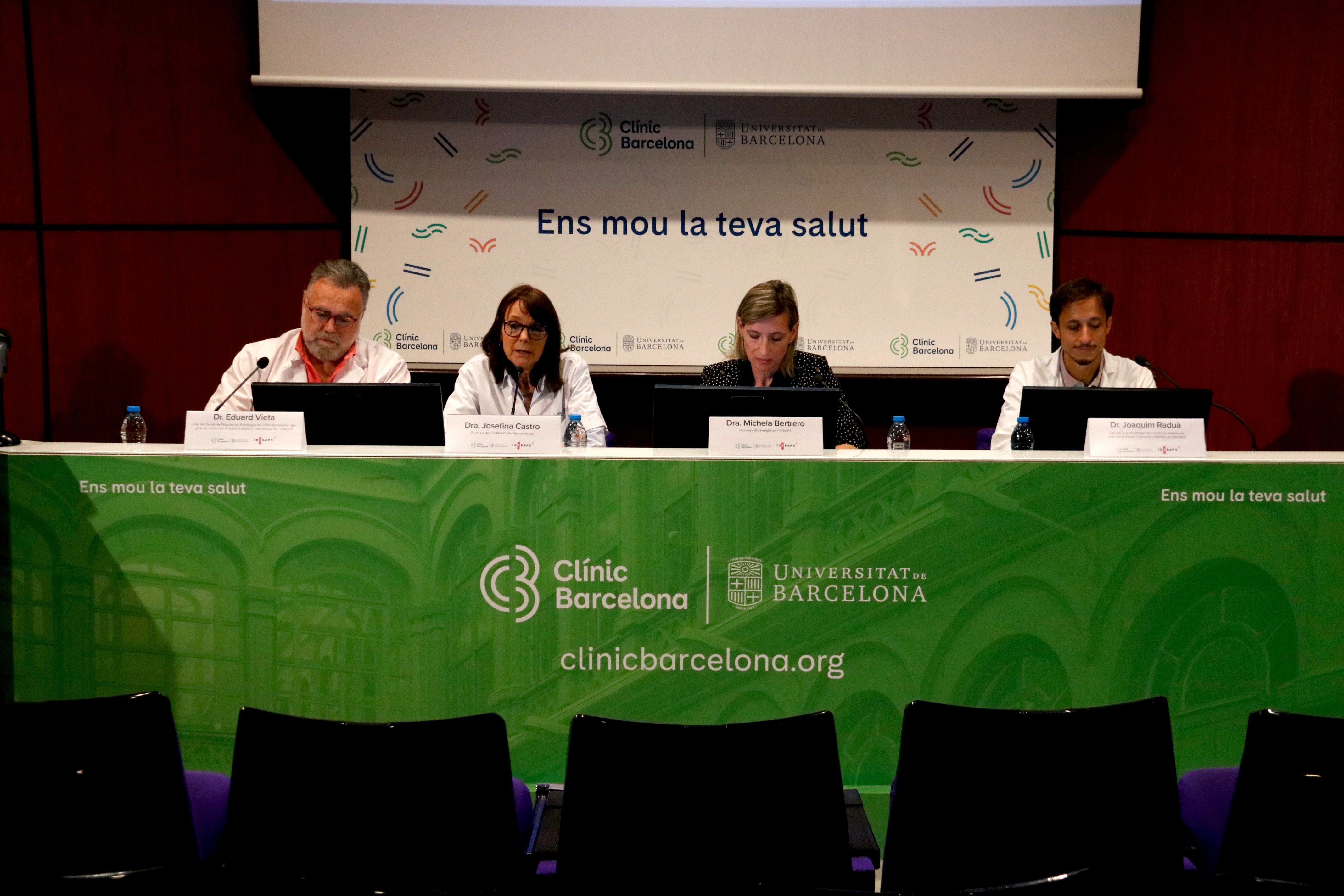 Existeix algun tipus de relació entre els pics de temperatura i l'increment de temptatives de suïcidi? Existeix algun tipus de relació entre els pics de temperatura i l'increment de temptatives de suïcidi?