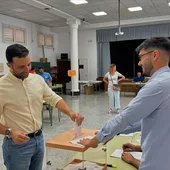 El secretario general del PSPV-PSOE en Sagunto, Darío Moreno, vota en las Elecciones al Parlamento Europeo 2024 El secretario general del PSPV-PSOE en Sagunto, Darío Moreno, vota en las Elecciones al Parlamento Europeo 2024