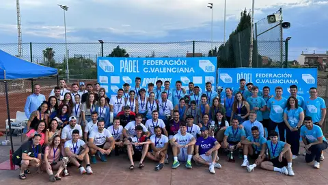 La Plana Sport de pádel se alza con el título de campeón de primera autonómica La Plana Sport de pádel se alza con el título de campeón de primera autonómica