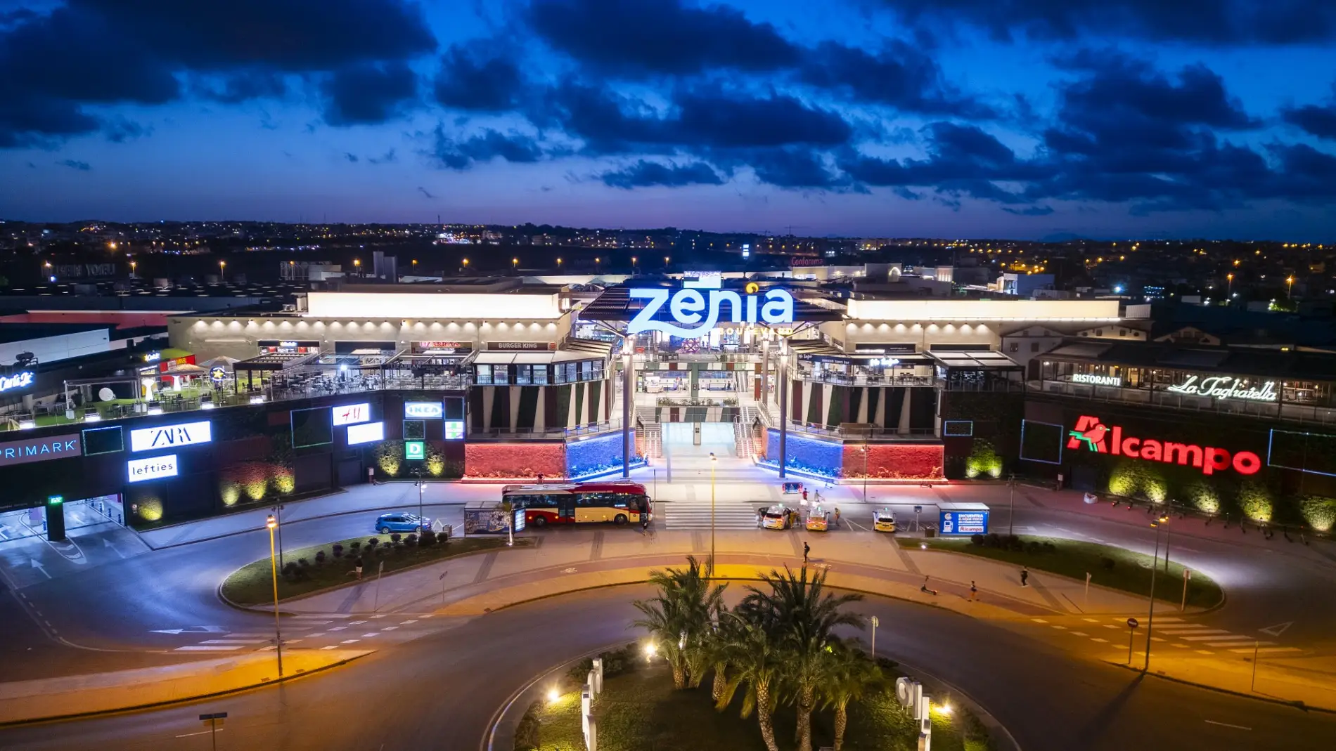 Zenia Boulevard estrena zona de restauración con cuatro nuevos establecimientos Zenia Boulevard estrena zona de restauración con cuatro nuevos establecimientos