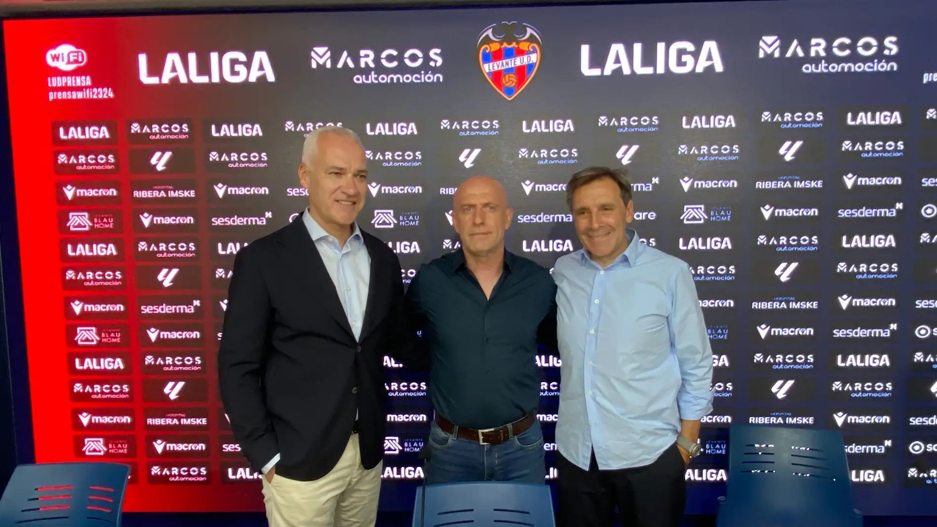 Julián Calero, presentado como nuevo entrenador del Levante UD Julián Calero, presentado como nuevo entrenador del Levante UD