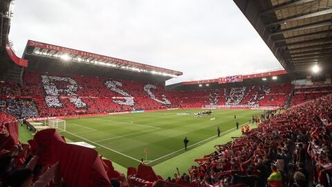 Mosaico al inicio del partido