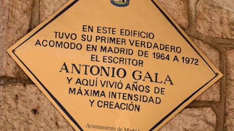 Placa de Antonio Gala