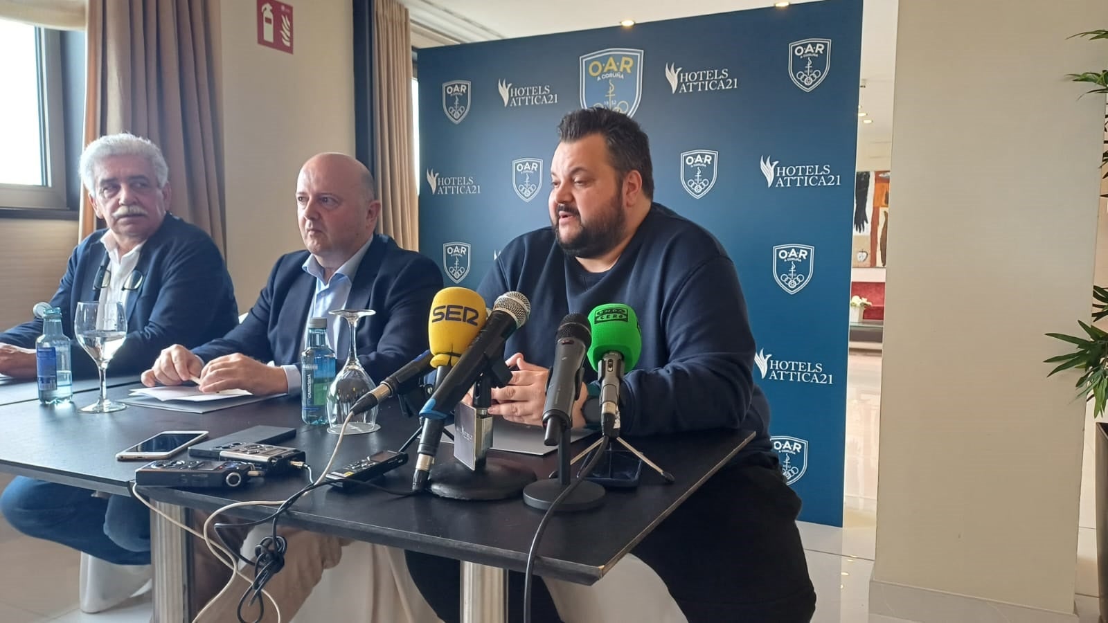 Carlos Resch quiere fomentar el oarismo en vísperas de la rueda de prensa de Massimo Benassi y Fernando Soriano Carlos Resch quiere fomentar el oarismo en vísperas de la rueda de prensa de Massimo Benassi y Fernando Soriano