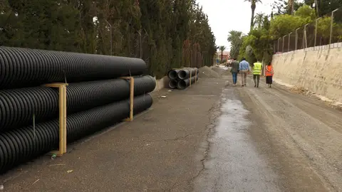 Obras para evitar las inundaciones cuando llueve en el entorno de la carretera de Santa Pola. Obras para evitar las inundaciones cuando llueve en el entorno de la carretera de Santa Pola.
