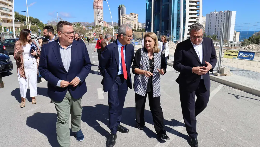 Visita a los terrenos donde se construirán viviendas protegidas en Benidorm Visita a los terrenos donde se construirán viviendas protegidas en Benidorm
