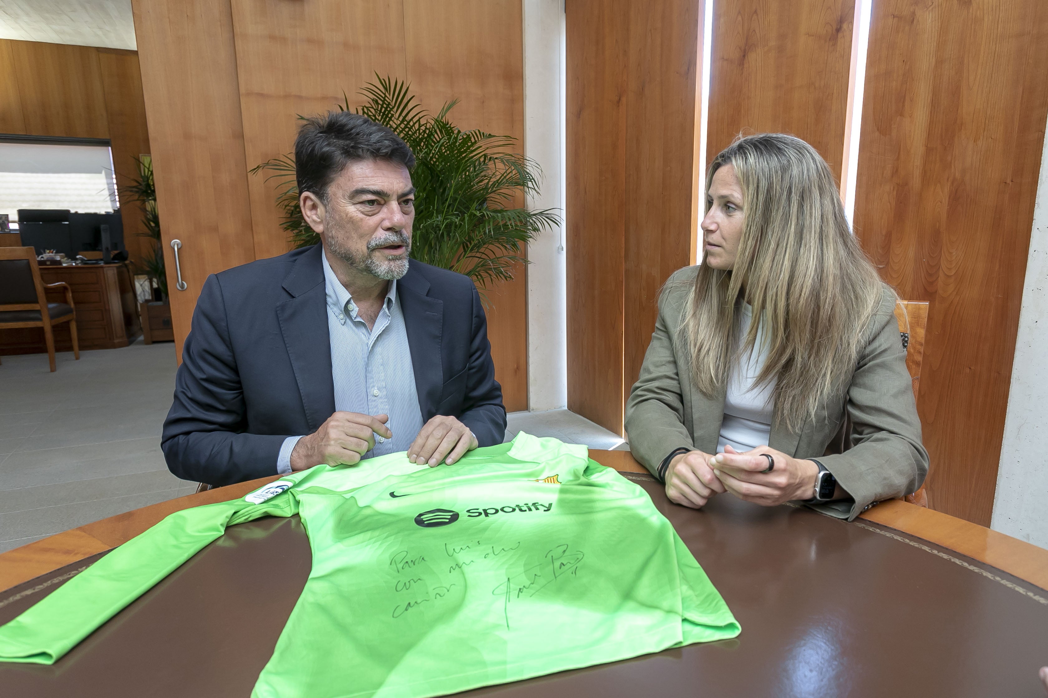 Alicante otorga el nombre de Sandra Paños al campo de fútbol de Divina Pastora Alicante otorga el nombre de Sandra Paños al campo de fútbol de Divina Pastora