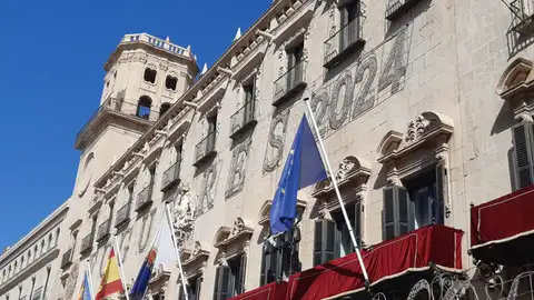 Fachada del ayuntamiento de Alicante Fachada del ayuntamiento de Alicante