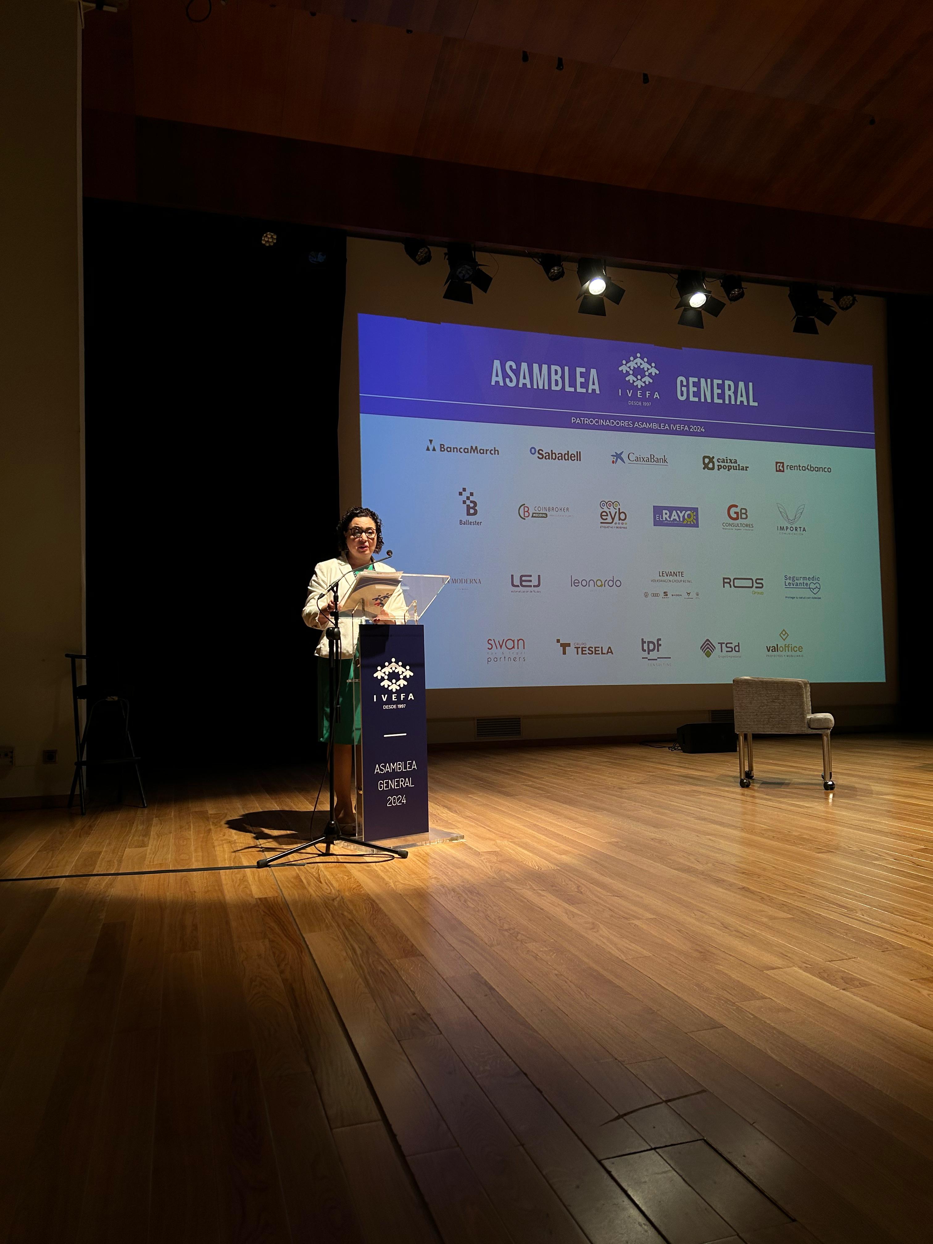 Las empresas familiares de la Comunitat Valenciana apuestan por mejorar la formación de los sucesores como reto de futuro Las empresas familiares de la Comunitat Valenciana apuestan por mejorar la formación de los sucesores como reto de futuro