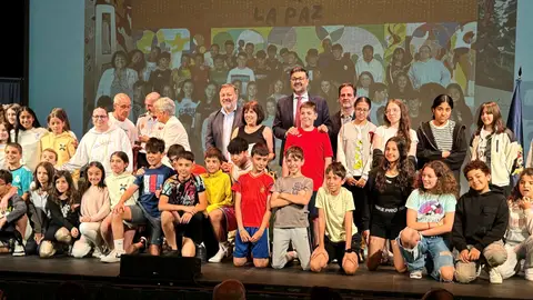 Alumnos de 6º Primaria del colegio de La Paz, durante la entrega del reconocimiento en el Auditorio de Cuenca Alumnos de 6º Primaria del colegio de La Paz, durante la entrega del reconocimiento en el Auditorio de Cuenca