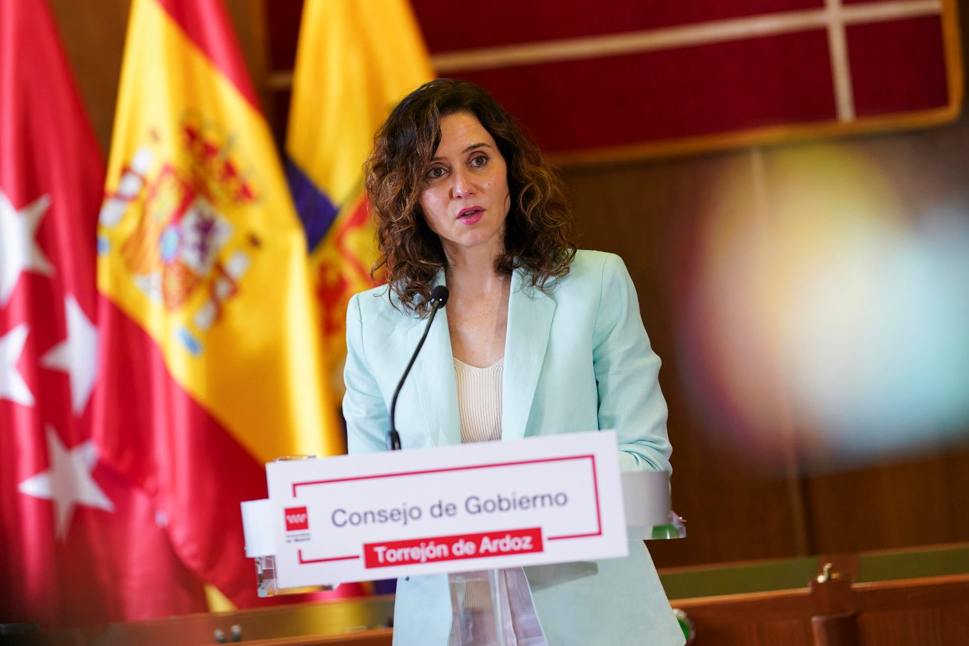 Ayuso tilda de "matonismo democrático" el anuncio de Sánchez sobre el CGPJ: "El fango lo tiene en sótanos de Moncloa" Ayuso tilda de "matonismo democrático" el anuncio de Sánchez sobre el CGPJ: "El fango lo tiene en sótanos de Moncloa"